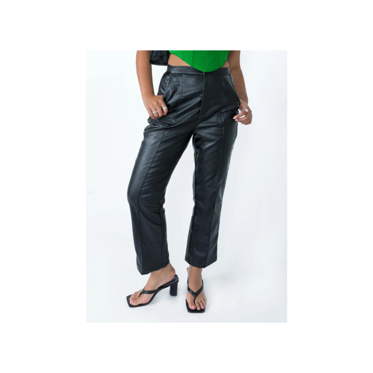 1-modelinfo-sarah-us6_b406361a-9eb3-4427-a865-52e73d57daa6_1800x.progressive